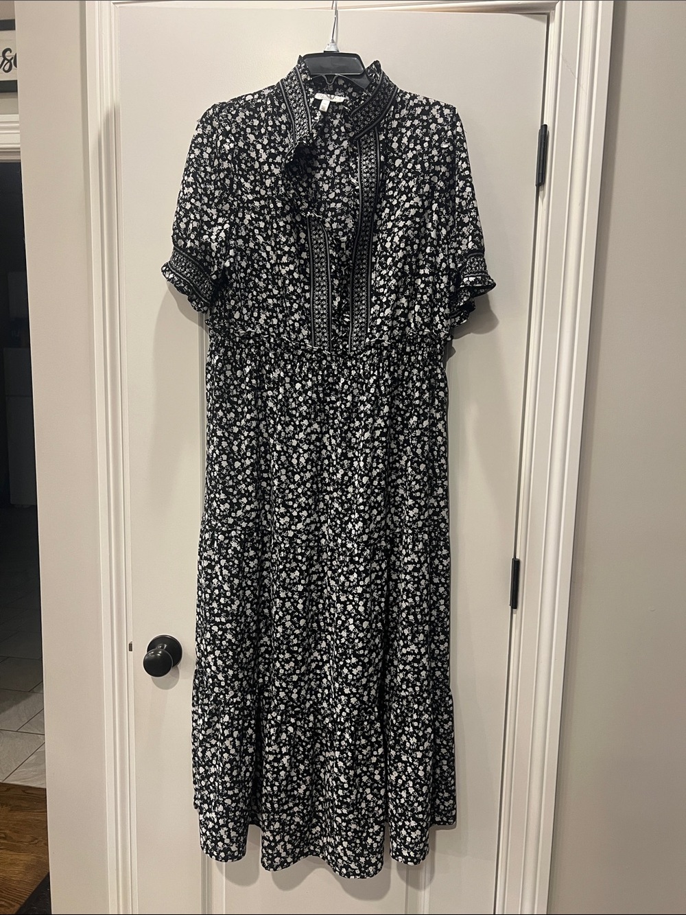 London Style Black and White Floral Midi Dress with Contrast Trim